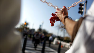 Antichoicers Outside Clinics Just Want Women To "Think"